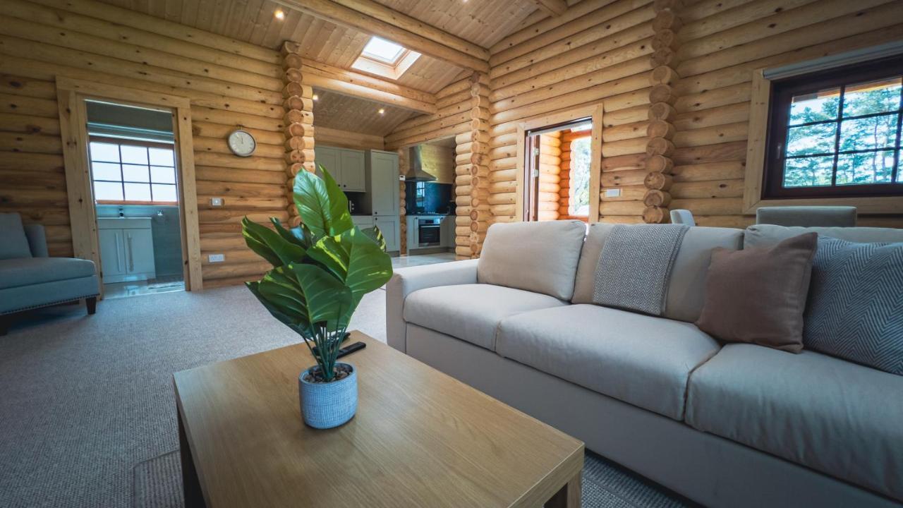 Aspen Lodge, Amazing New Log Cabin With Hot Tub - Sleeps 6 - Felmoor Park Morpeth Ngoại thất bức ảnh