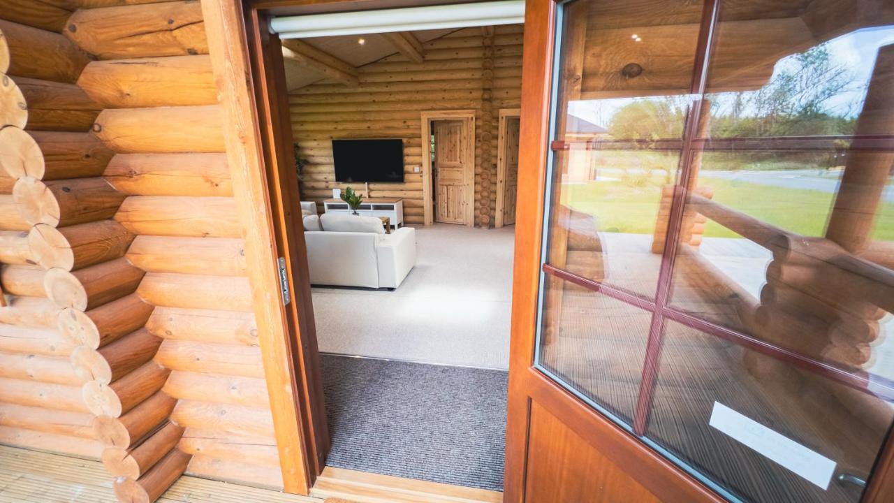 Aspen Lodge, Amazing New Log Cabin With Hot Tub - Sleeps 6 - Felmoor Park Morpeth Ngoại thất bức ảnh